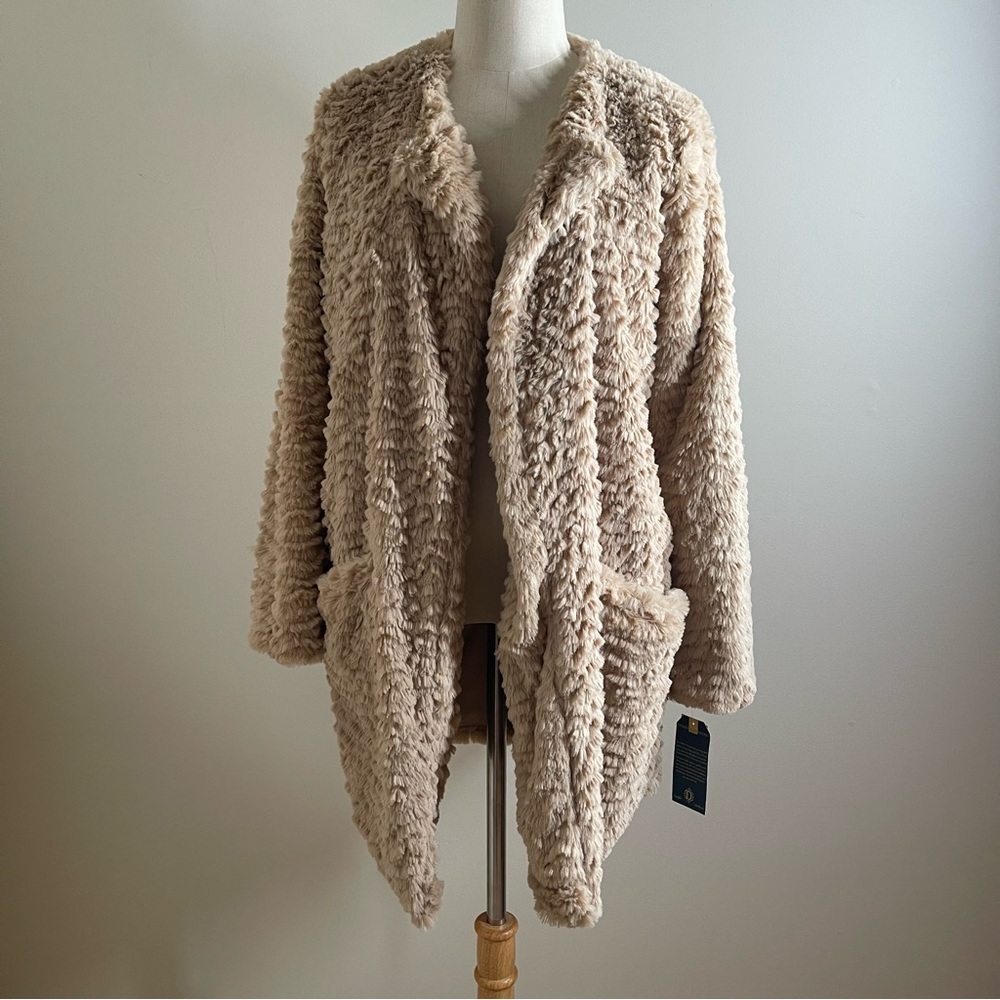NWT! Democracy Women’s Tan Soft Faux Fur Open Longline Coat - Size Extra Small